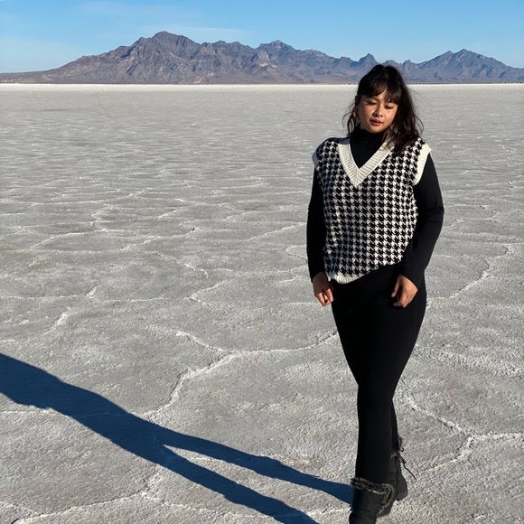 Zara Sweaters - Over size vest